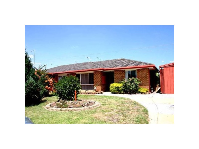 25 Pinehill Court, Cranbourne North VIC 3977