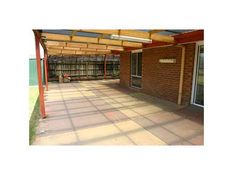 25 Pinehill Court, Cranbourne North VIC 3977