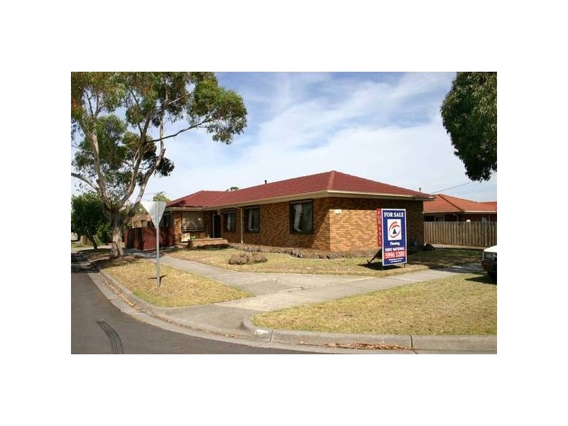 10 Clarendon Street, Cranbourne VIC 3977