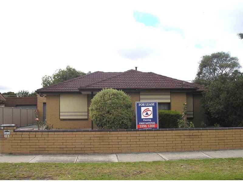16 McLaren Avenue, Cranbourne VIC 3977