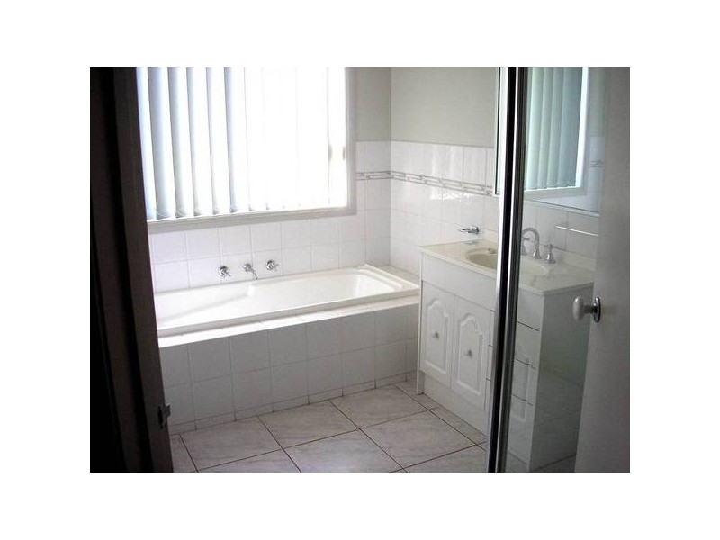 9 Briar Crest Drive, Cranbourne VIC 3977