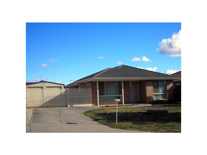 7 Rimes Court, Cranbourne VIC 3977