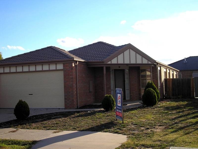 20 Dartmoor Drive, Cranbourne East VIC 3977