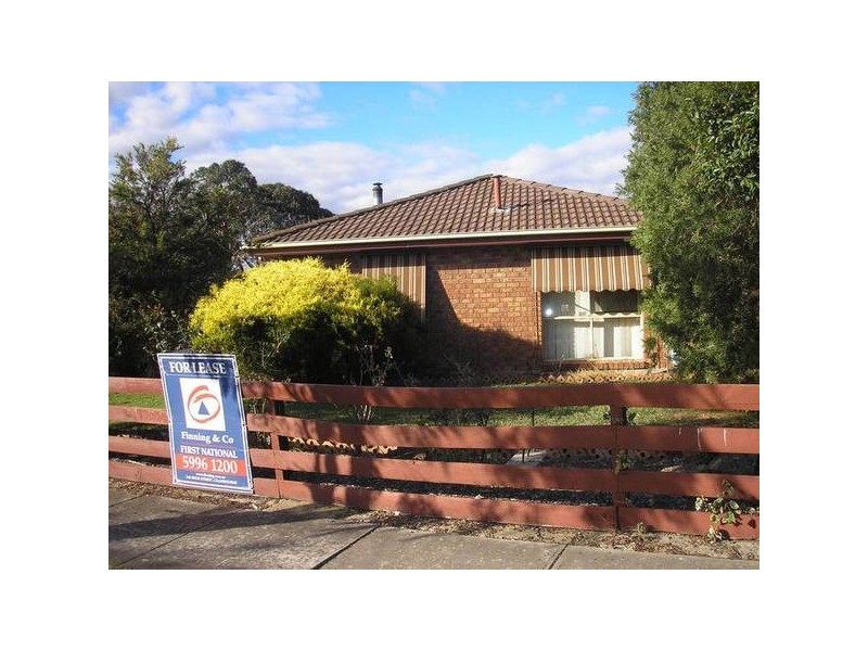 8 Strzelecki Court, Cranbourne VIC 3977
