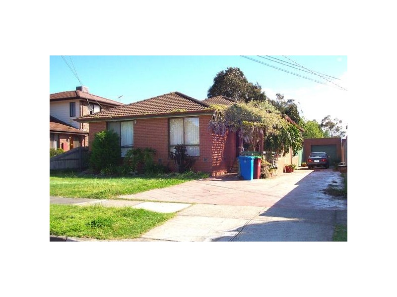 96 Circle Drive, Cranbourne VIC 3977
