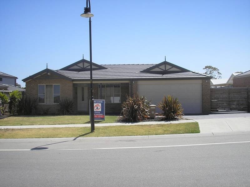 7 Trevino Way, Cranbourne North VIC 3977