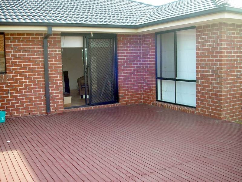 8 Parnell Court, Cranbourne VIC 3977