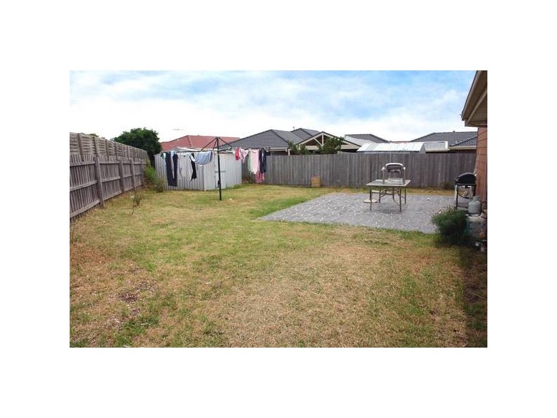 4 Chloe Court, Cranbourne VIC 3977