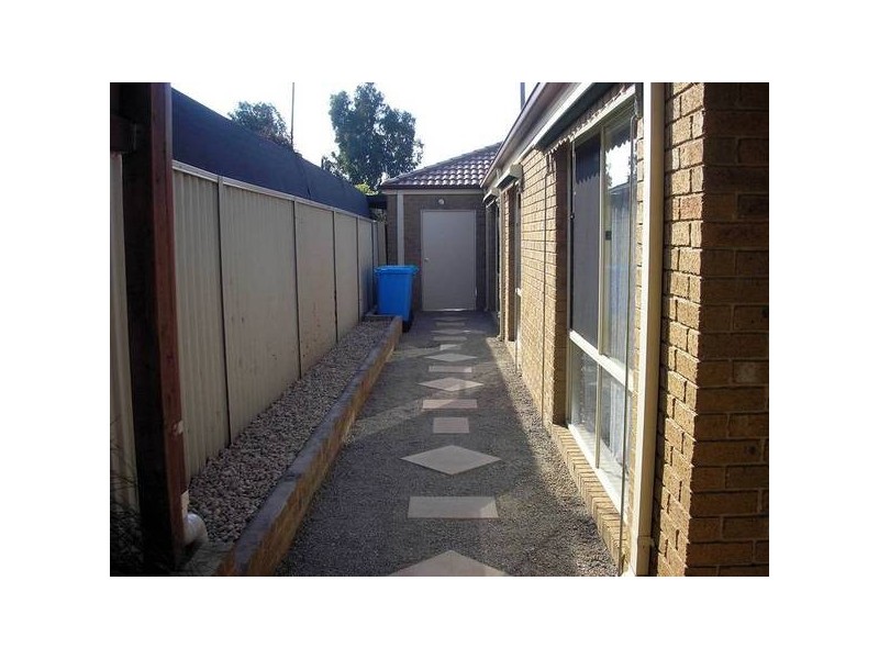 3 Oakmont Place, Cranbourne VIC 3977