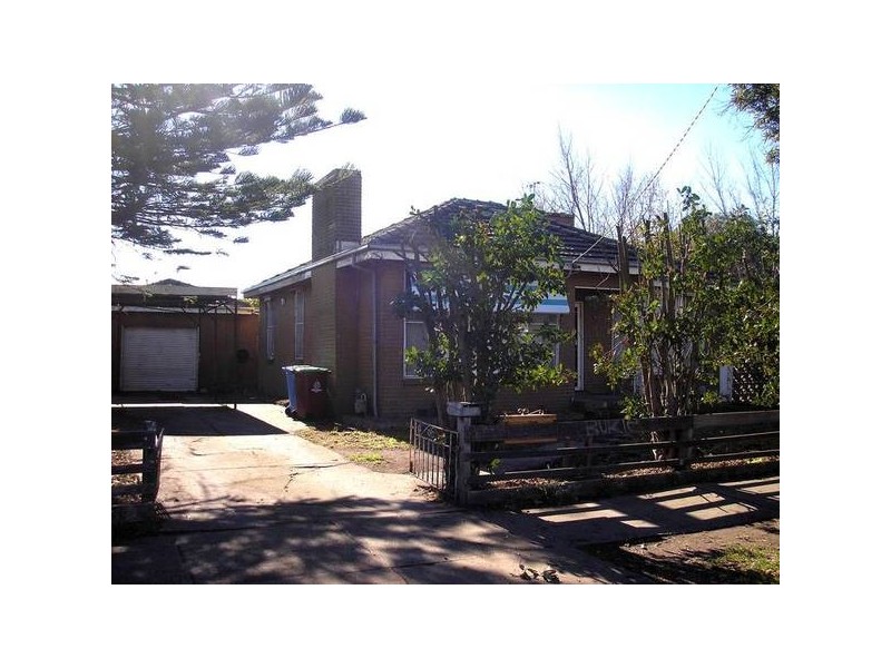 7 Lyall Street, Cranbourne VIC 3977