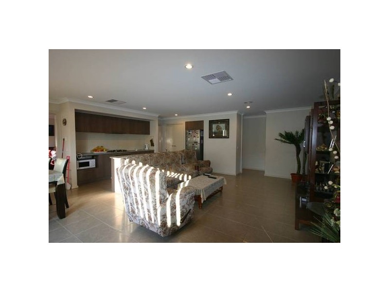 Cranbourne North VIC 3977