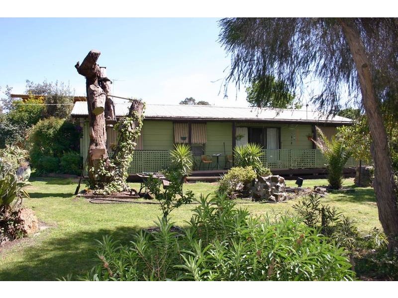 1 Glenalva Parade, Cannons Creek VIC 3977