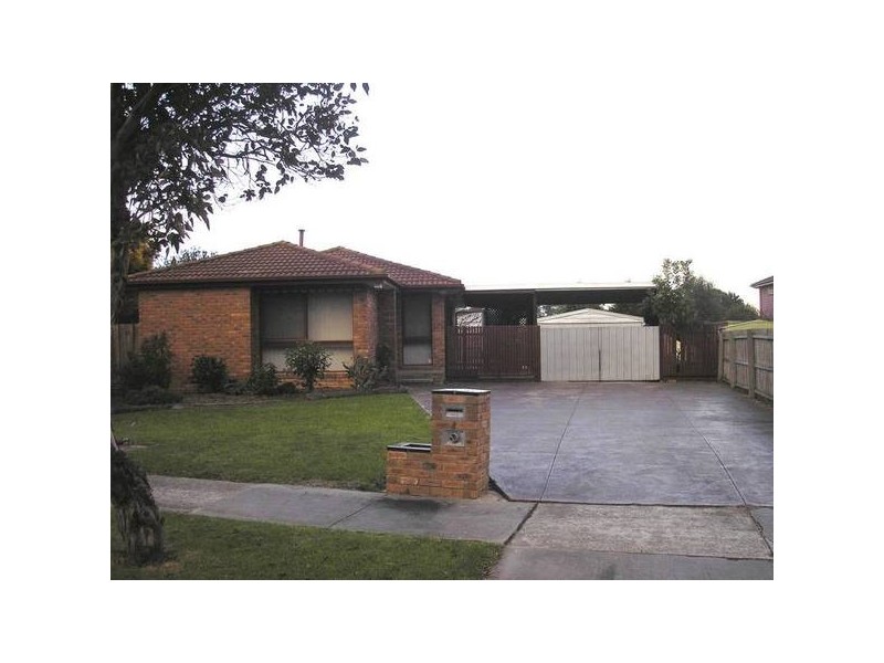 8 Eyre Court, Cranbourne North VIC 3977