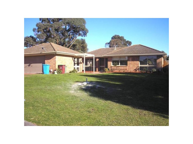 30 Ruffy Drive, Cranbourne VIC 3977