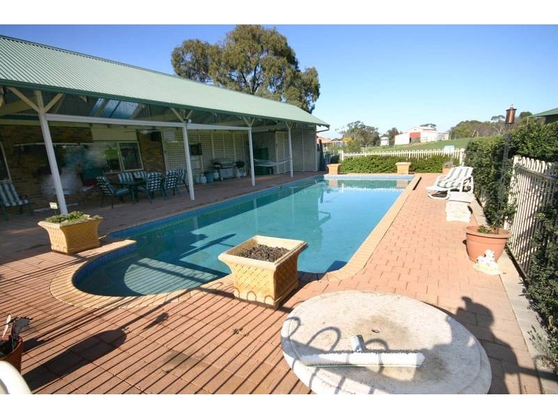 21 Walter Way, Cranbourne South VIC 3977