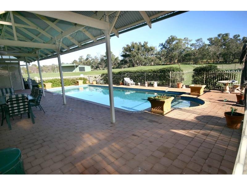 21 Walter Way, Cranbourne South VIC 3977