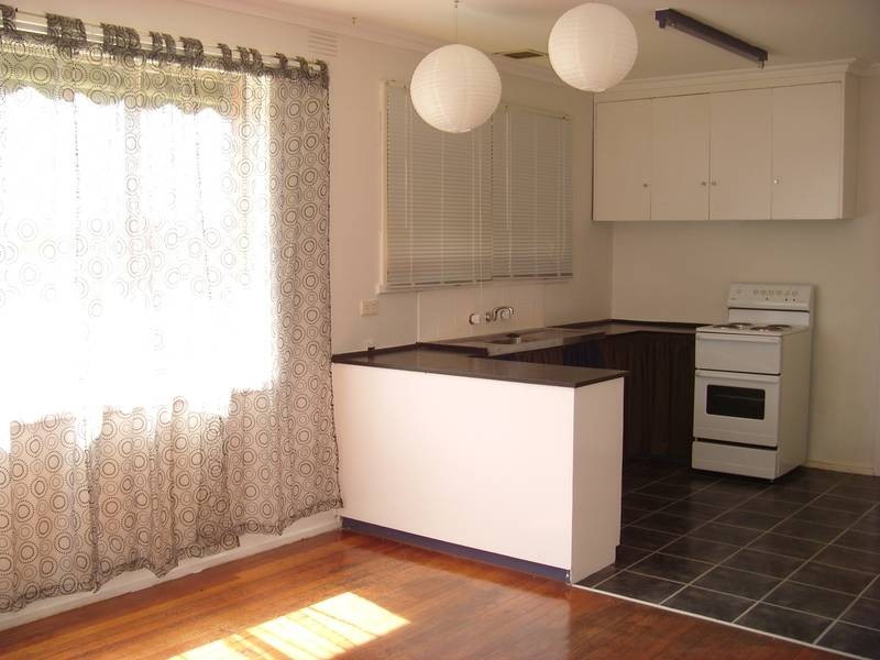 2/189 Sladen Street, Cranbourne VIC 3977