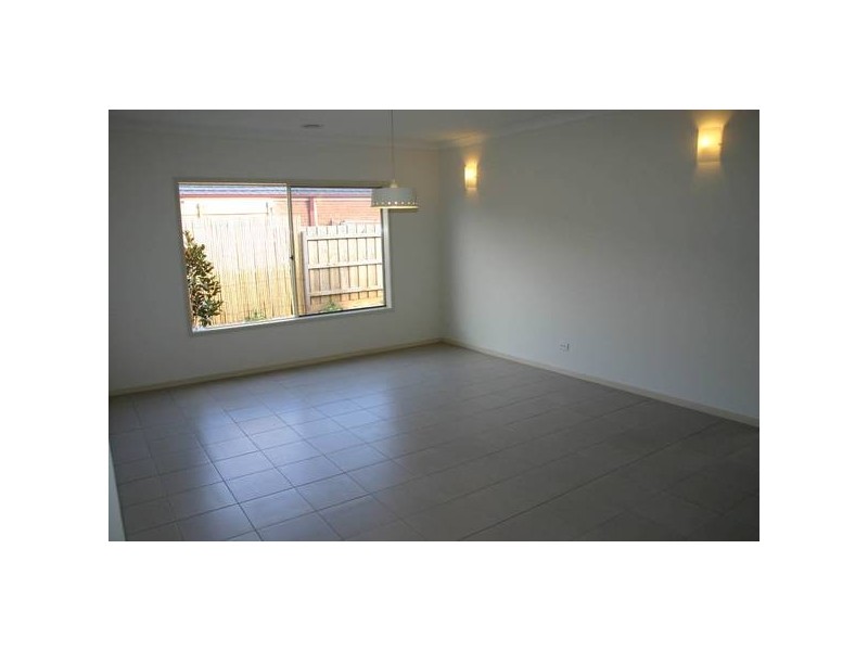37 Breamlea Way, Cranbourne VIC 3977