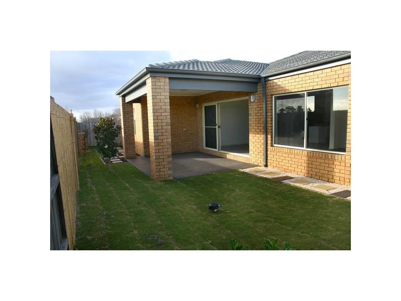 37 Breamlea Way, Cranbourne VIC 3977