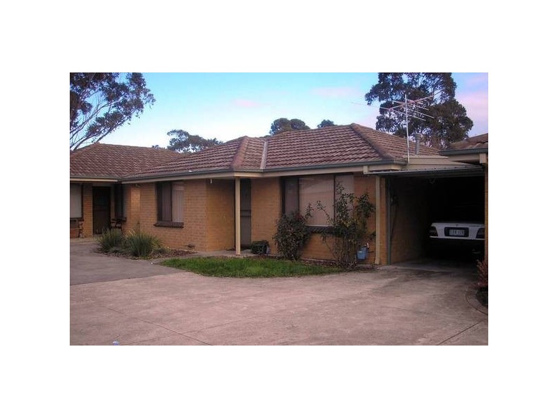 4/10 Stawell Street, Cranbourne VIC 3977