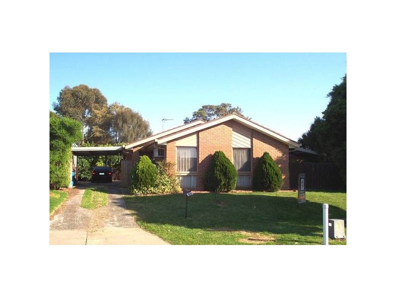 3 Candytuft Close, Cranbourne VIC 3977