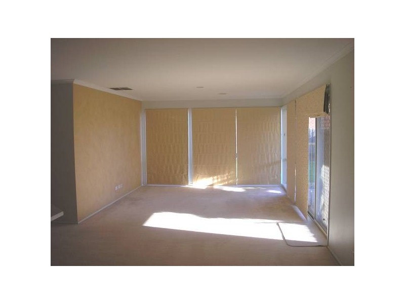 17 Robinswood Parade, Narre Warren South VIC 3805