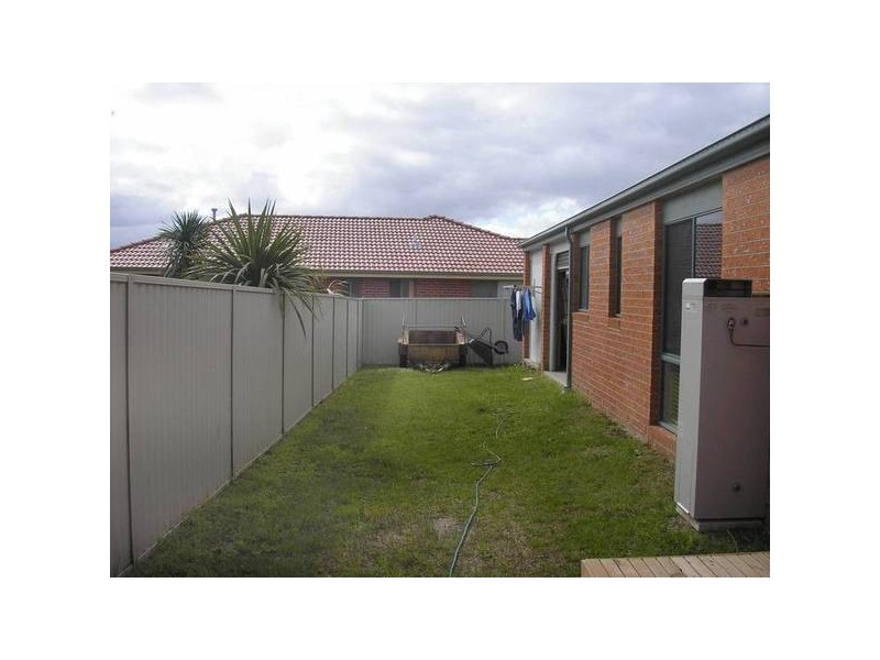 16 Fetlock Lane, Cranbourne VIC 3977