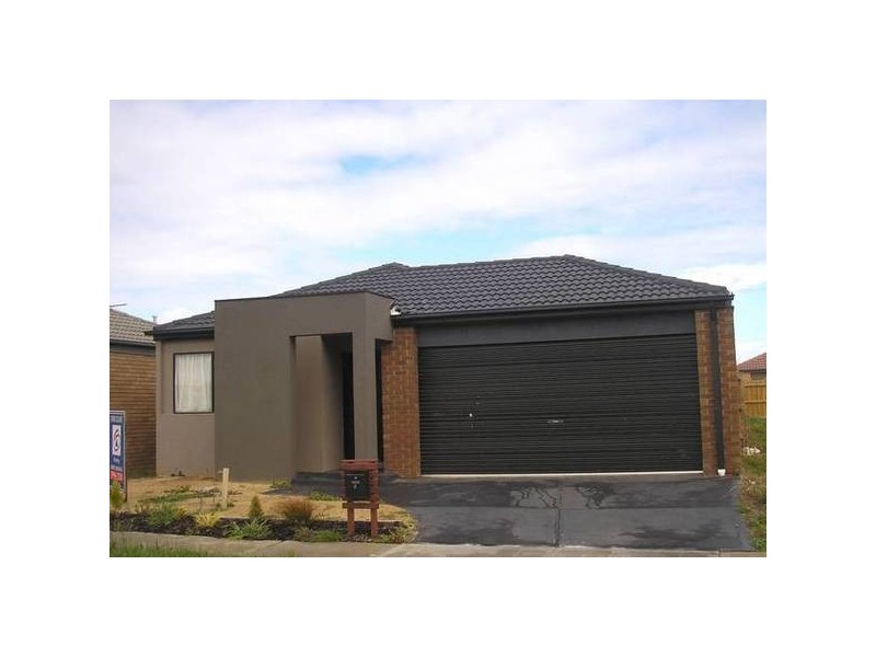 13 Pharaoh Drive, Cranbourne VIC 3977