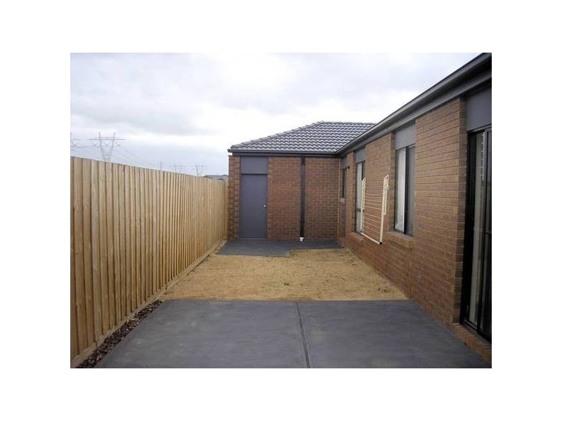 13 Pharaoh Drive, Cranbourne VIC 3977