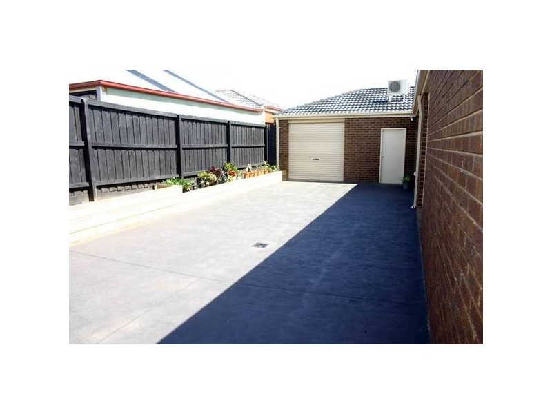 Cranbourne North VIC 3977