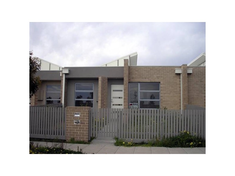 182 Paterson Drive, Lynbrook VIC 3975