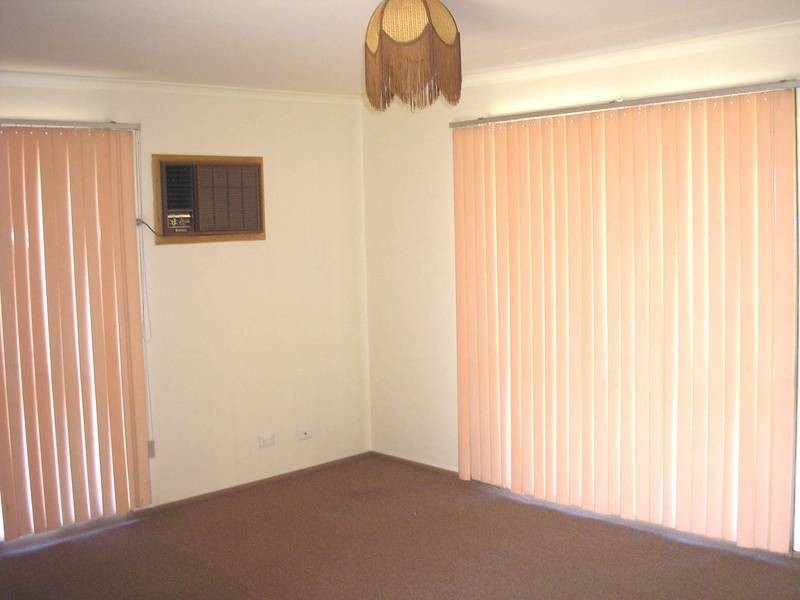 24 Chomley Street, Cranbourne VIC 3977