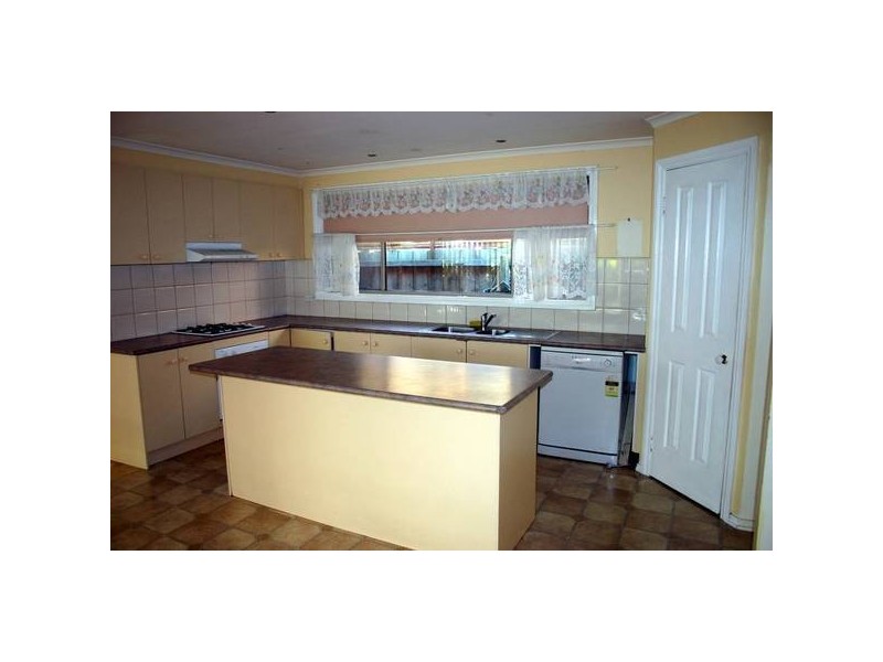 44 Raisell Road, Cranbourne West VIC 3977