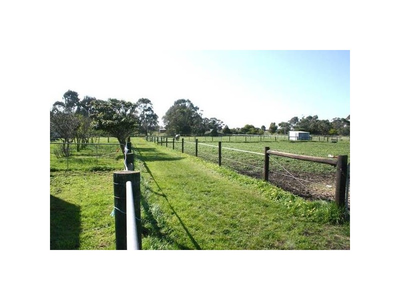 110 Peers Road, Tooradin VIC 3980