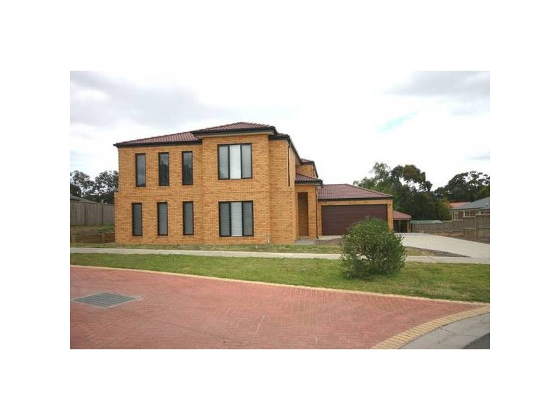 9 Hilda Way, Cranbourne VIC 3977
