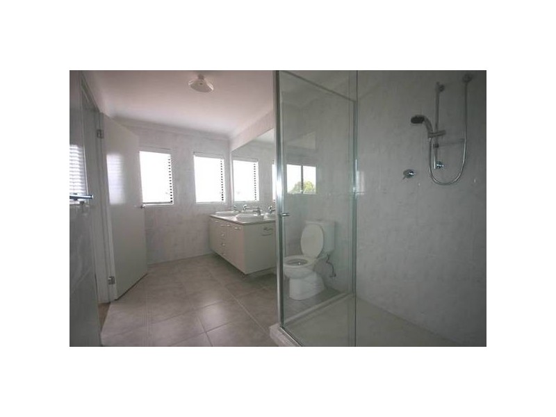 9 Hilda Way, Cranbourne VIC 3977