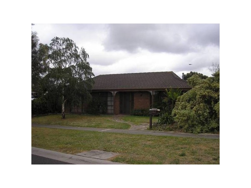 1 Wisteria Court, Cranbourne North VIC 3977