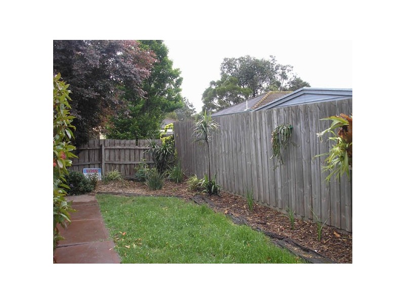 2/25 Bowen Street, Cranbourne VIC 3977