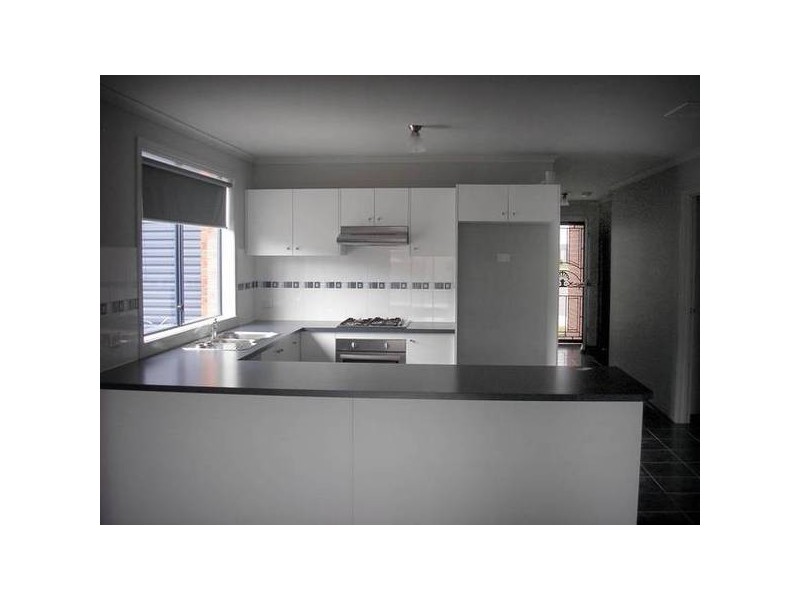 22 Tyndall Street, Cranbourne East VIC 3977