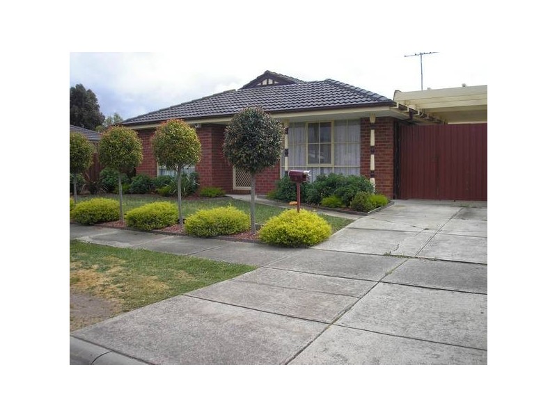 3 Bronhill Court, Cranbourne VIC 3977