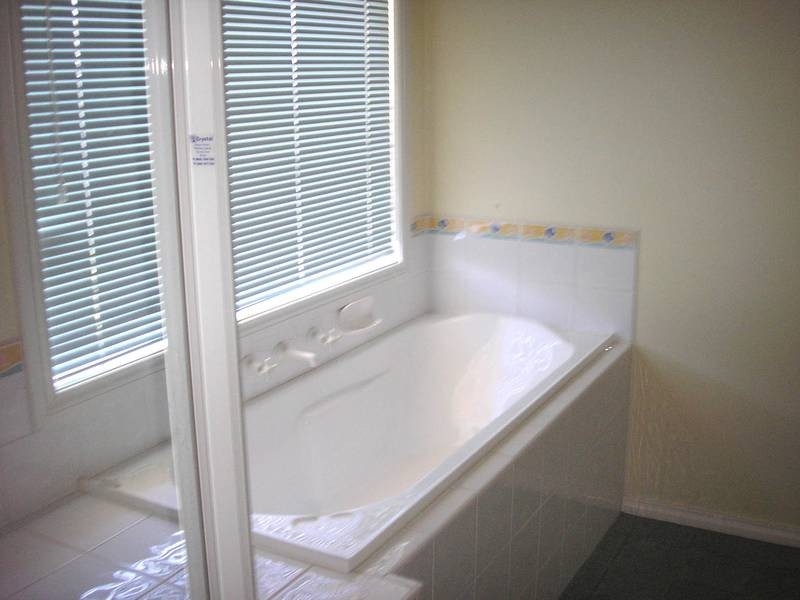 10 Greenbriar Way, Cranbourne West VIC 3977