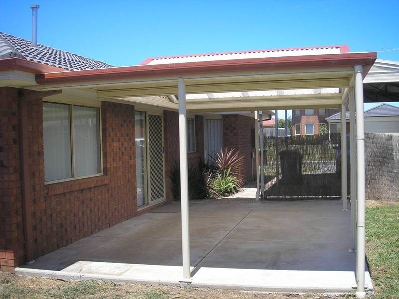 10 Greenbriar Way, Cranbourne West VIC 3977