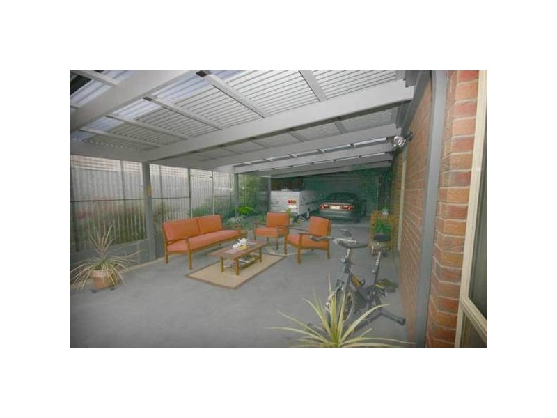 10 Nerrena Rise, Cranbourne West VIC 3977