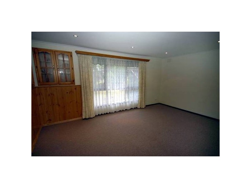 16 Phillip Court, Cranbourne North VIC 3977