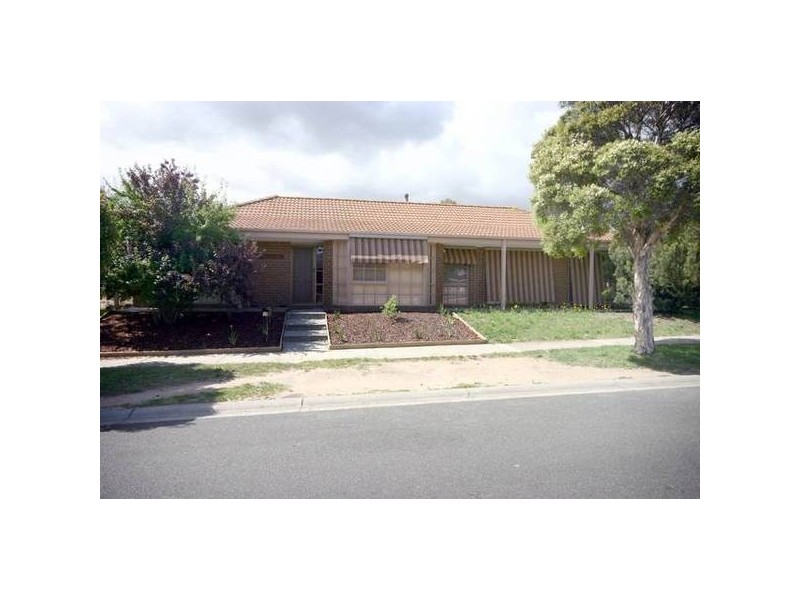 19 Hoysted Avenue, Cranbourne North VIC 3977