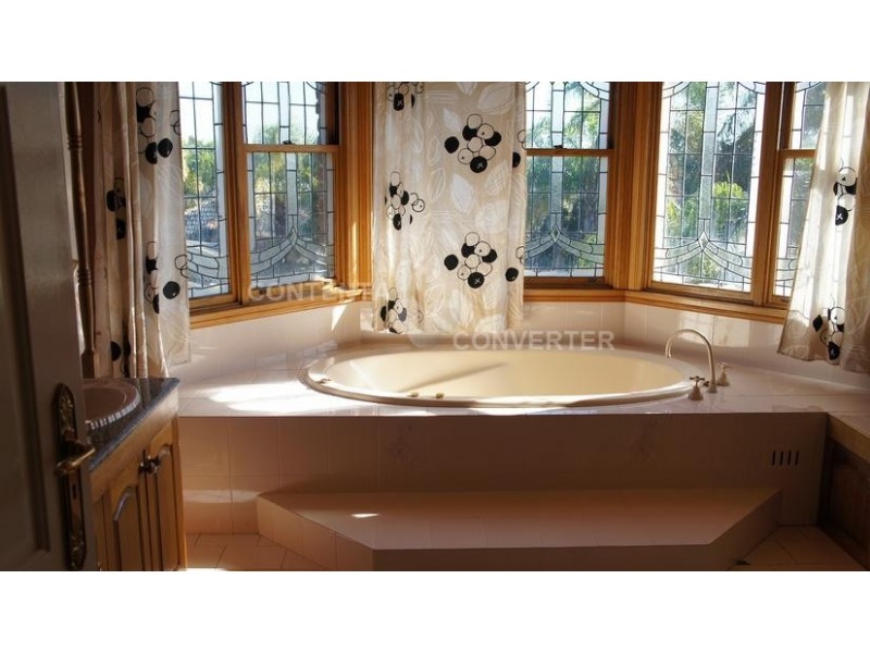 33 Arnold Ave, Kellyville NSW 2155