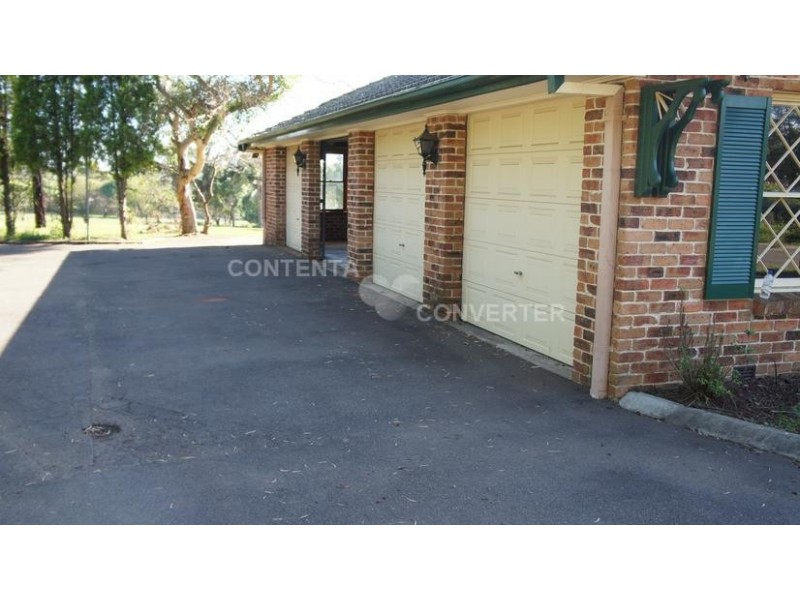 33 Arnold Ave, Kellyville NSW 2155