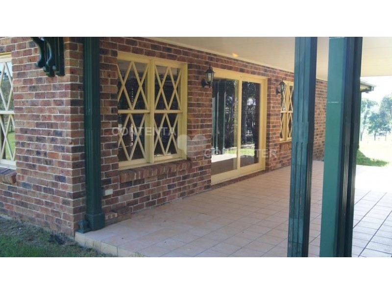 33 Arnold Ave, Kellyville NSW 2155