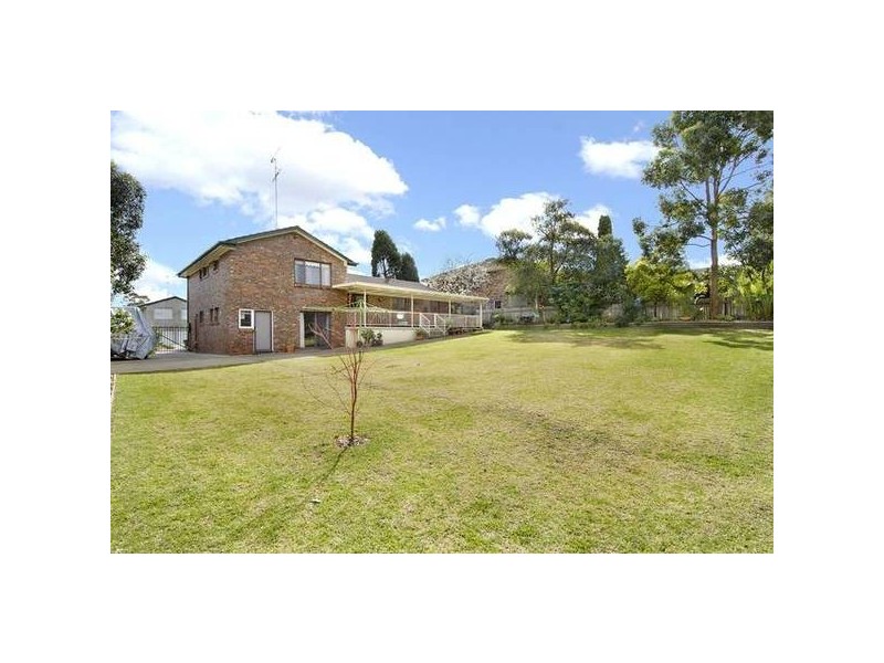 Cotswold Ave, Castle Hill NSW 2154