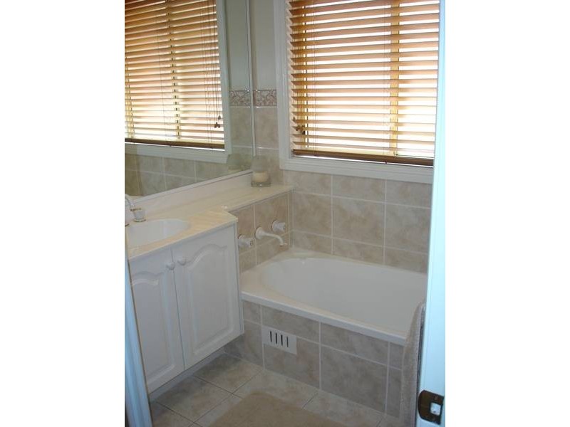 10 Minnamurra Grove, Dural NSW 2158